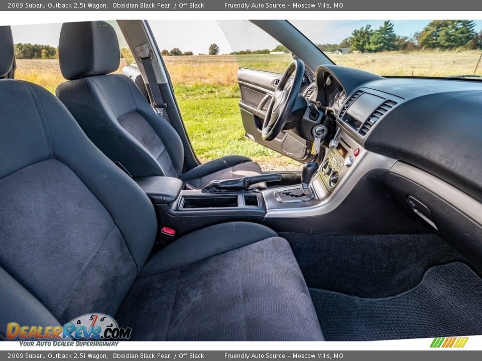 2009 Subaru Outback 2.5i Wagon Obsidian Black Pearl / Off Black Photo #28