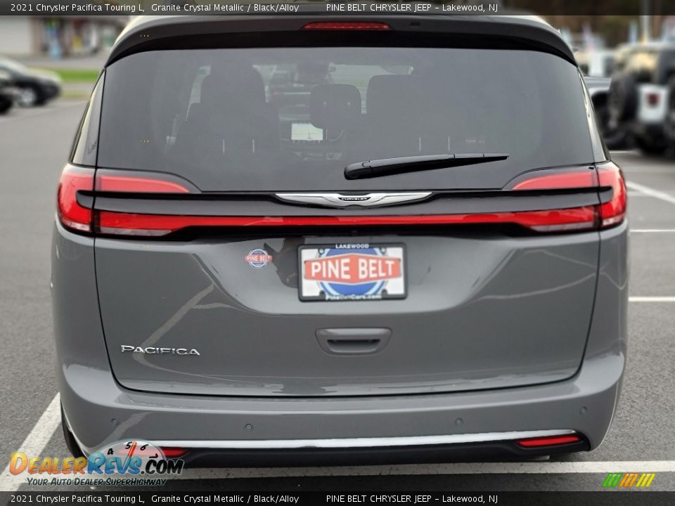 2021 Chrysler Pacifica Touring L Granite Crystal Metallic / Black/Alloy Photo #7