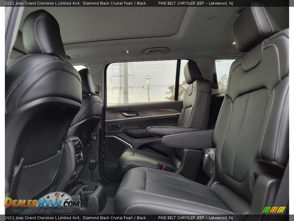 2021 Jeep Grand Cherokee L Limited 4x4 Diamond Black Crystal Pearl / Black Photo #10