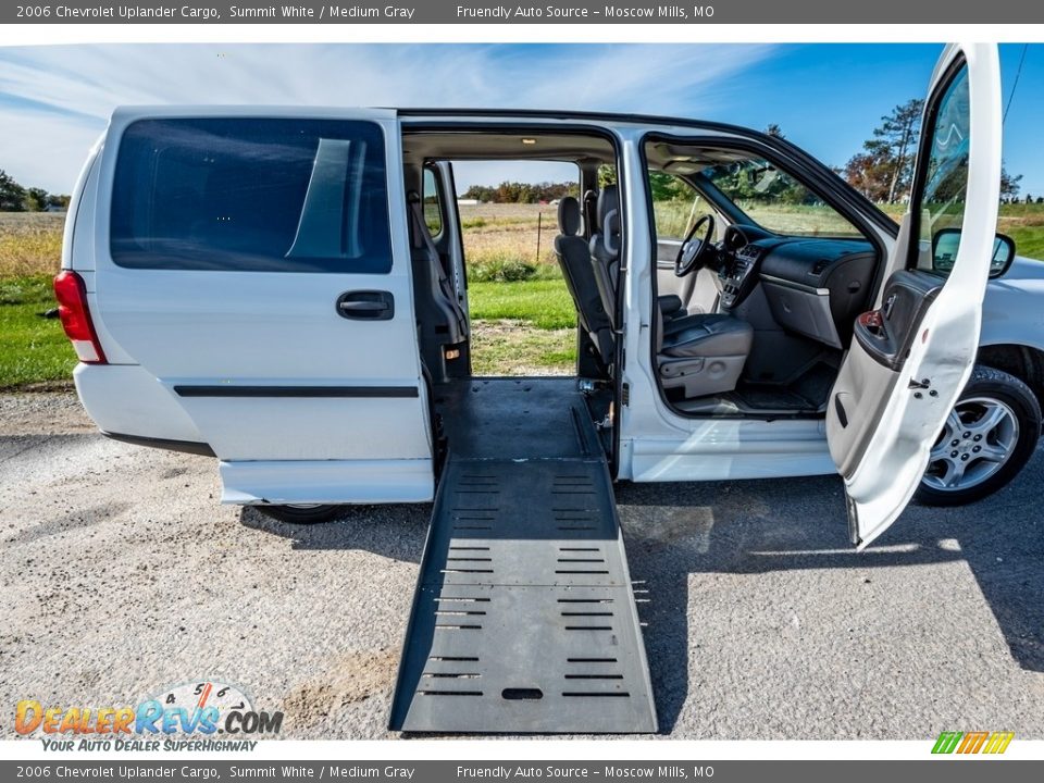 2006 Chevrolet Uplander Cargo Summit White / Medium Gray Photo #24