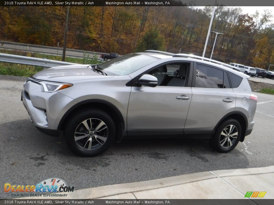 2018 Toyota RAV4 XLE AWD Silver Sky Metallic / Ash Photo #13