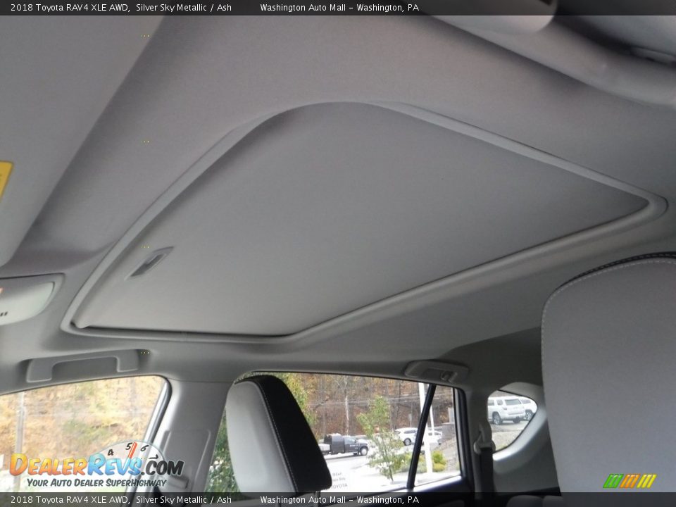 2018 Toyota RAV4 XLE AWD Silver Sky Metallic / Ash Photo #17