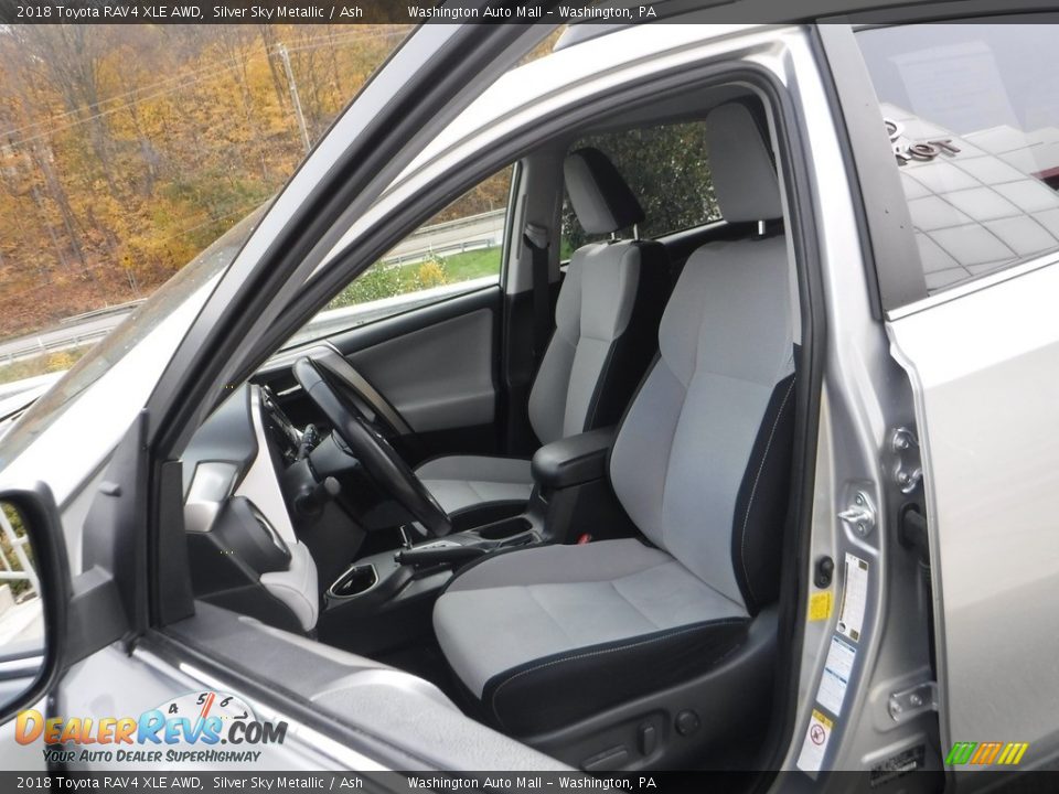 2018 Toyota RAV4 XLE AWD Silver Sky Metallic / Ash Photo #18