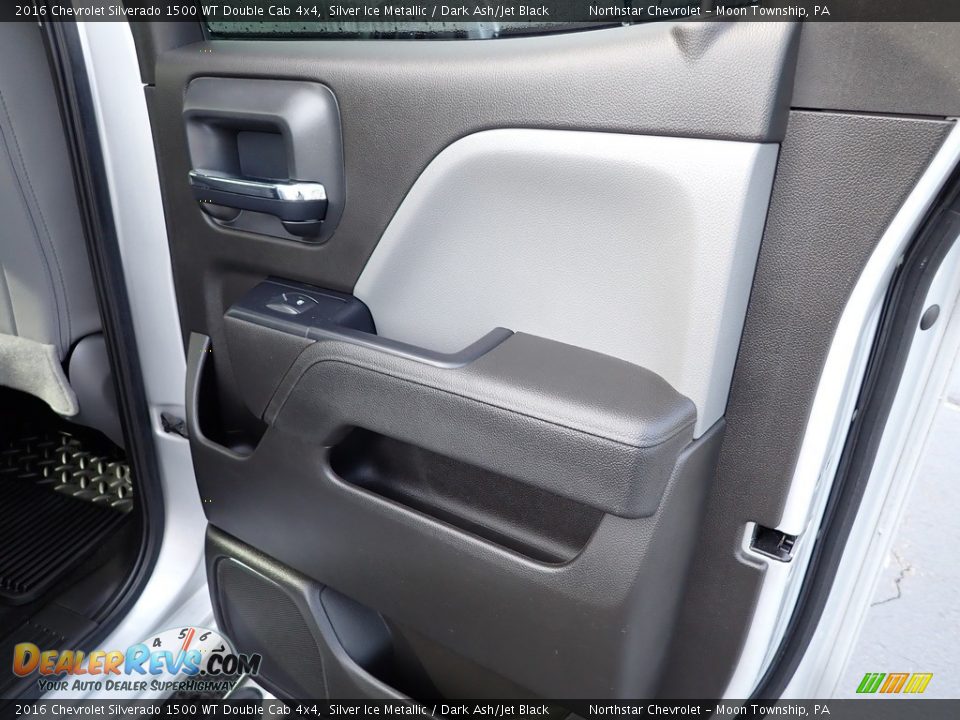 Door Panel of 2016 Chevrolet Silverado 1500 WT Double Cab 4x4 Photo #18