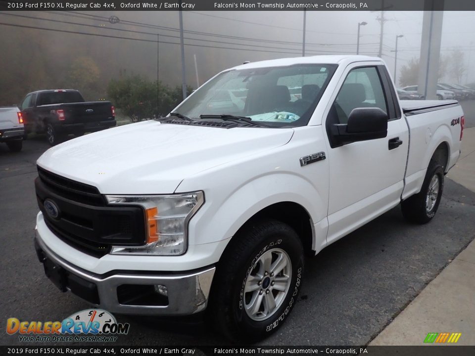 Front 3/4 View of 2019 Ford F150 XL Regular Cab 4x4 Photo #6