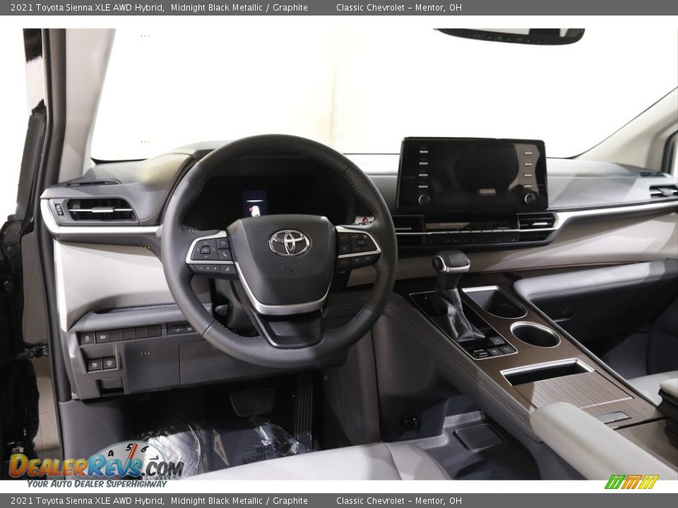 Dashboard of 2021 Toyota Sienna XLE AWD Hybrid Photo #6