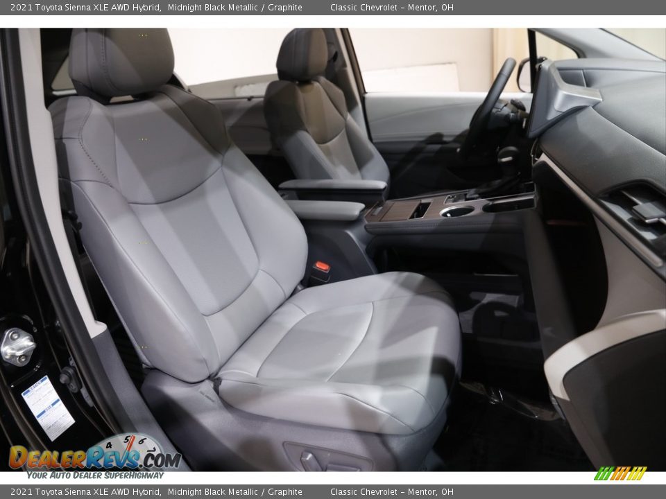 Front Seat of 2021 Toyota Sienna XLE AWD Hybrid Photo #17
