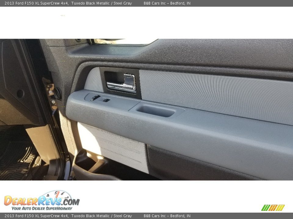 2013 Ford F150 XL SuperCrew 4x4 Tuxedo Black Metallic / Steel Gray Photo #29