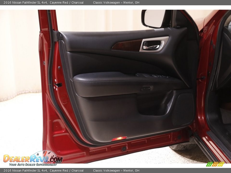 2016 Nissan Pathfinder SL 4x4 Cayenne Red / Charcoal Photo #4