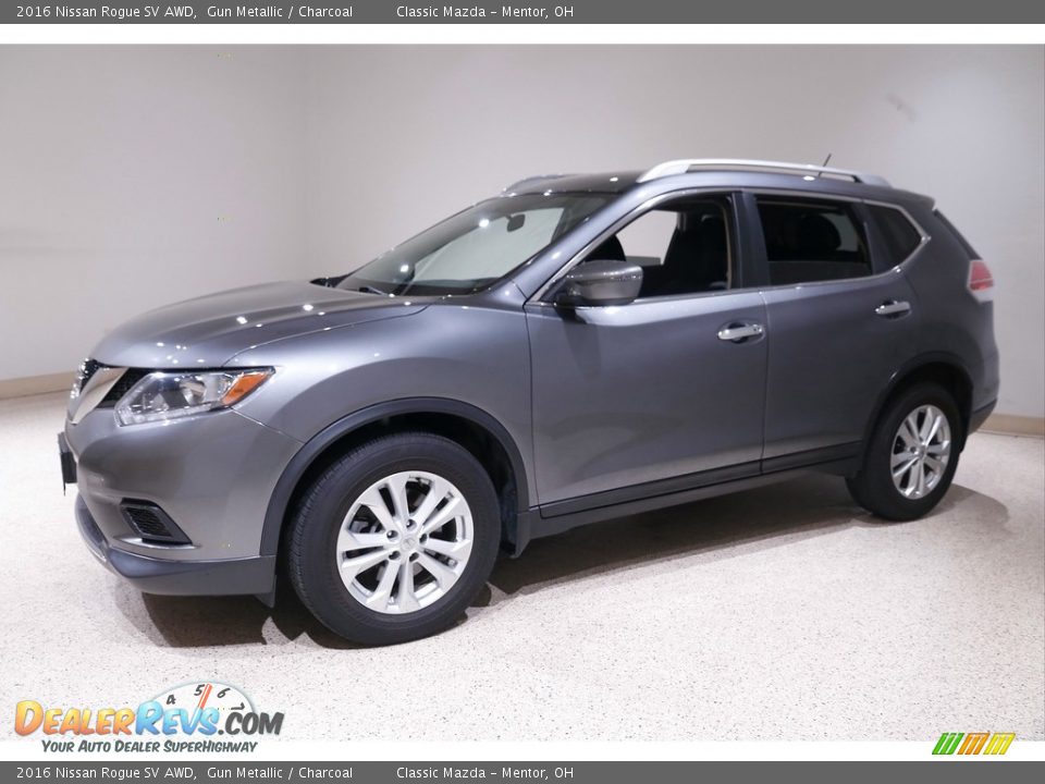 Front 3/4 View of 2016 Nissan Rogue SV AWD Photo #3