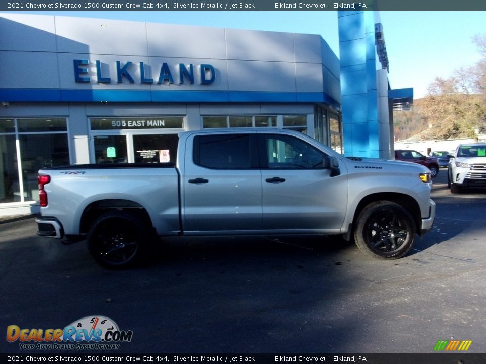 2021 Chevrolet Silverado 1500 Custom Crew Cab 4x4 Silver Ice Metallic / Jet Black Photo #2