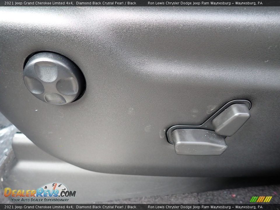 2021 Jeep Grand Cherokee Limited 4x4 Diamond Black Crystal Pearl / Black Photo #16