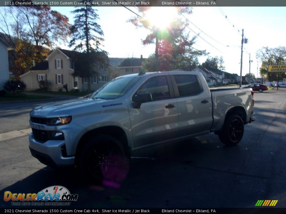 2021 Chevrolet Silverado 1500 Custom Crew Cab 4x4 Silver Ice Metallic / Jet Black Photo #7