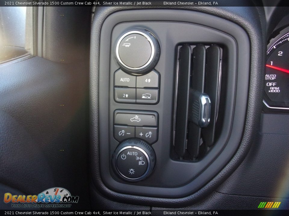 2021 Chevrolet Silverado 1500 Custom Crew Cab 4x4 Silver Ice Metallic / Jet Black Photo #27