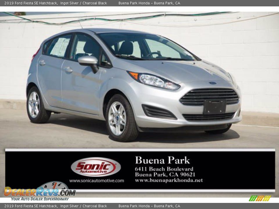 2019 Ford Fiesta SE Hatchback Ingot Silver / Charcoal Black Photo #1