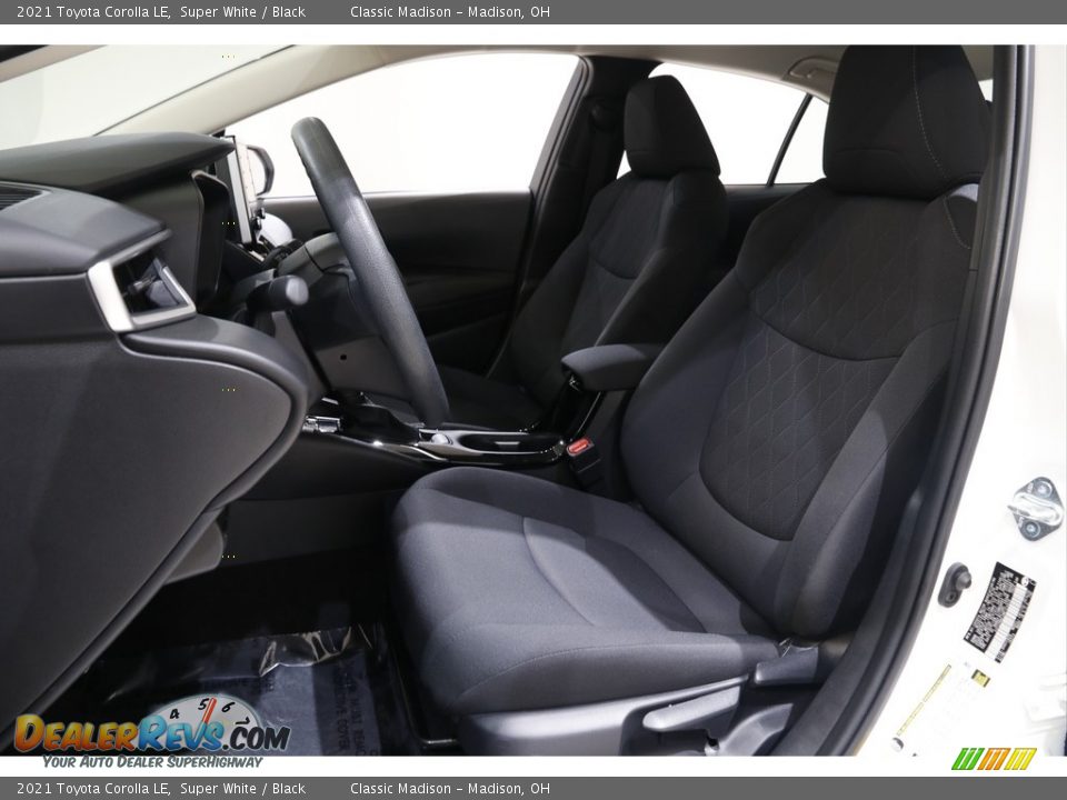 2021 Toyota Corolla LE Super White / Black Photo #5