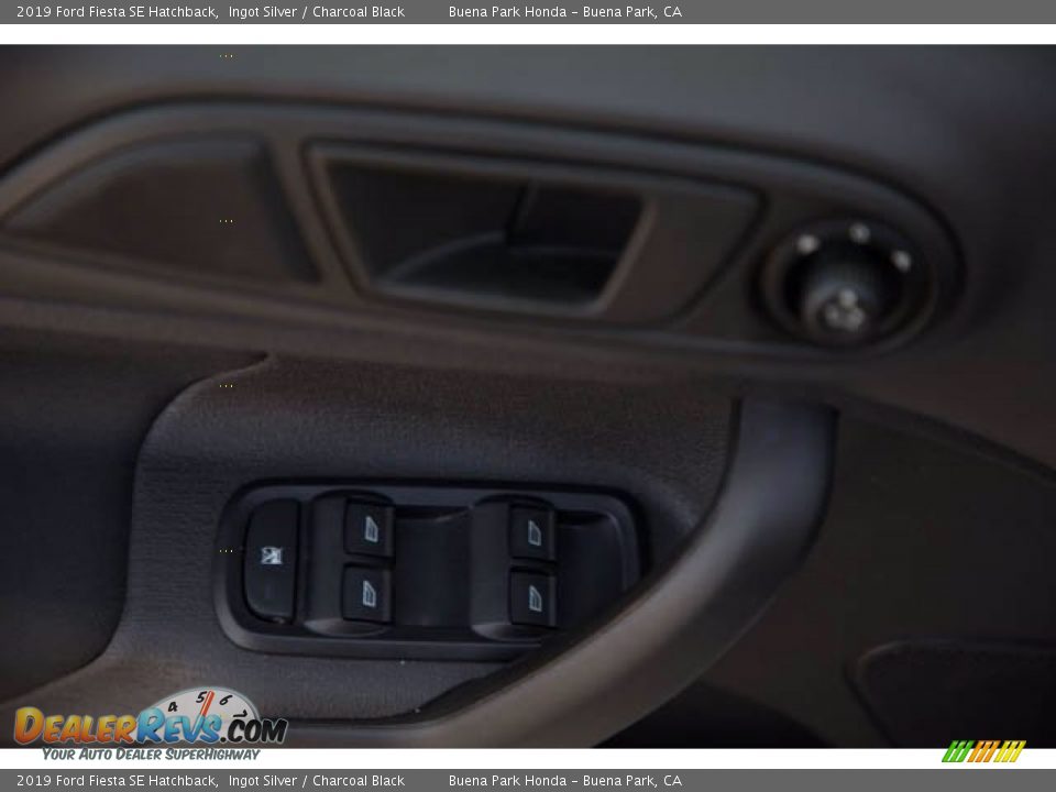 2019 Ford Fiesta SE Hatchback Ingot Silver / Charcoal Black Photo #28