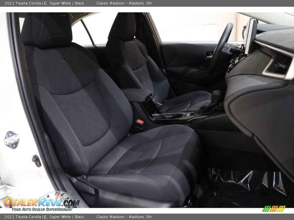 2021 Toyota Corolla LE Super White / Black Photo #13