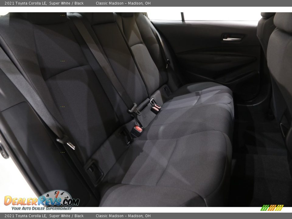 2021 Toyota Corolla LE Super White / Black Photo #14
