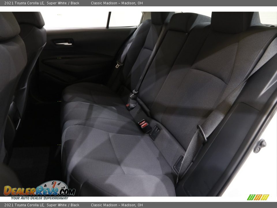 2021 Toyota Corolla LE Super White / Black Photo #15