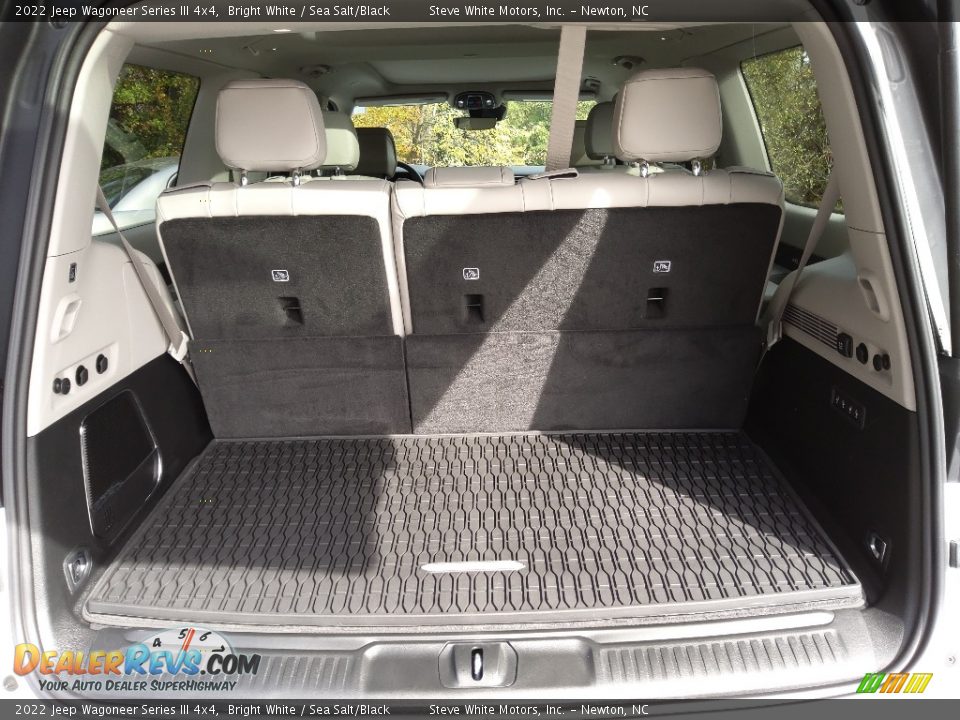 2022 Jeep Wagoneer Series III 4x4 Trunk Photo #17