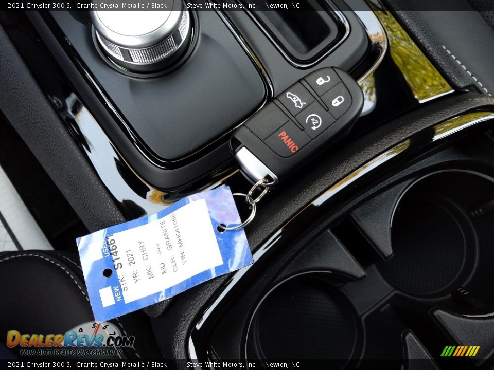 Keys of 2021 Chrysler 300 S Photo #35