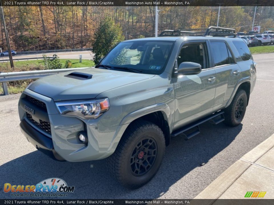 Front 3/4 View of 2021 Toyota 4Runner TRD Pro 4x4 Photo #7