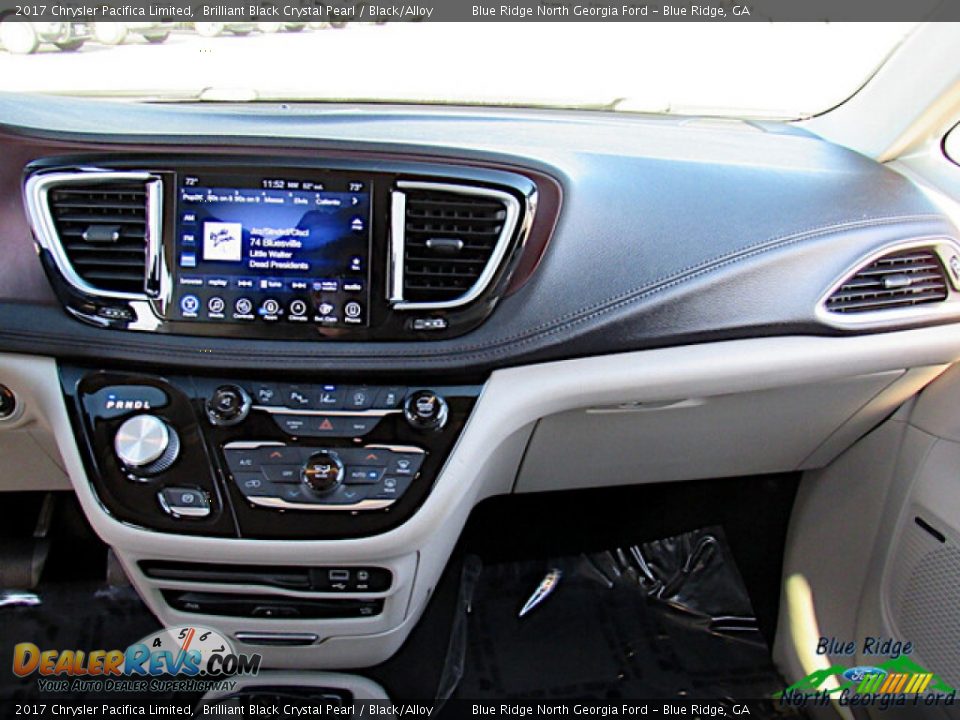 2017 Chrysler Pacifica Limited Brilliant Black Crystal Pearl / Black/Alloy Photo #18
