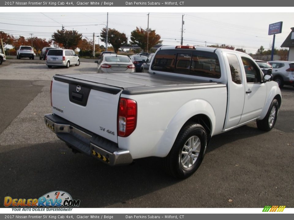 2017 Nissan Frontier SV King Cab 4x4 Glacier White / Beige Photo #5