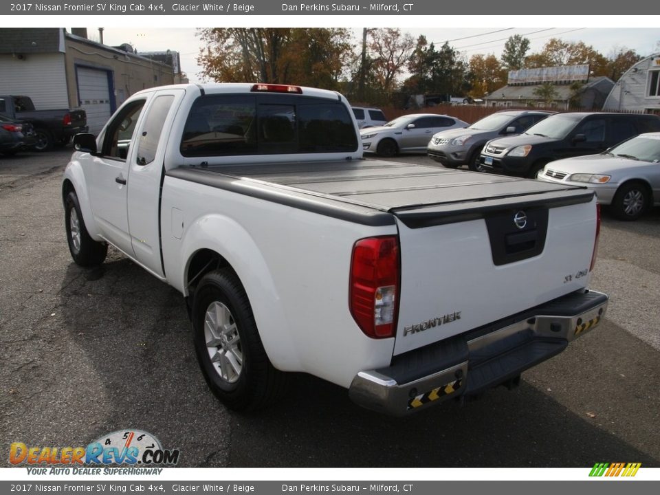 2017 Nissan Frontier SV King Cab 4x4 Glacier White / Beige Photo #7