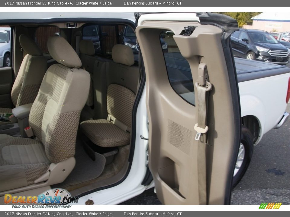 Door Panel of 2017 Nissan Frontier SV King Cab 4x4 Photo #11