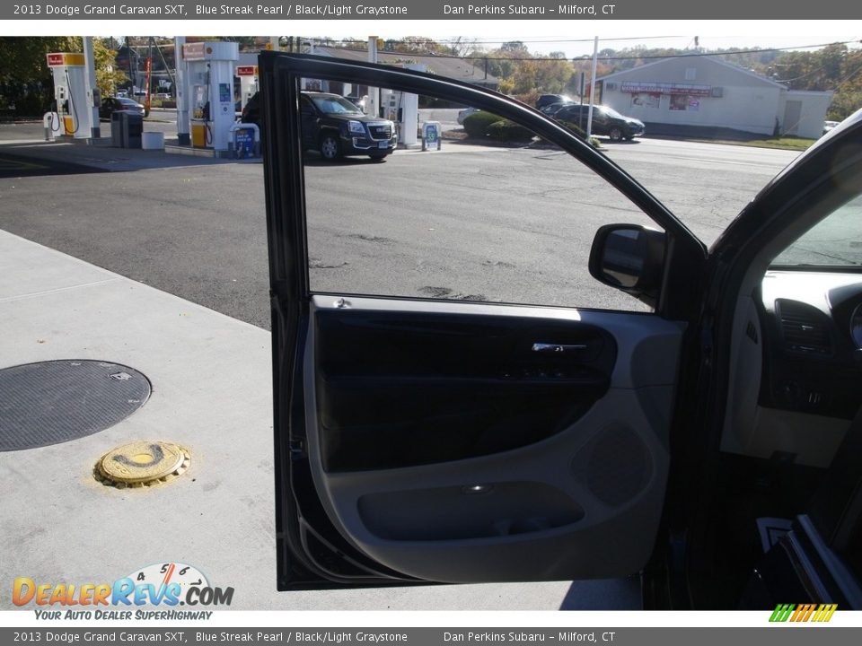 2013 Dodge Grand Caravan SXT Blue Streak Pearl / Black/Light Graystone Photo #9