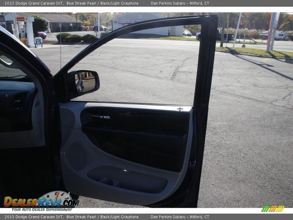 2013 Dodge Grand Caravan SXT Blue Streak Pearl / Black/Light Graystone Photo #15