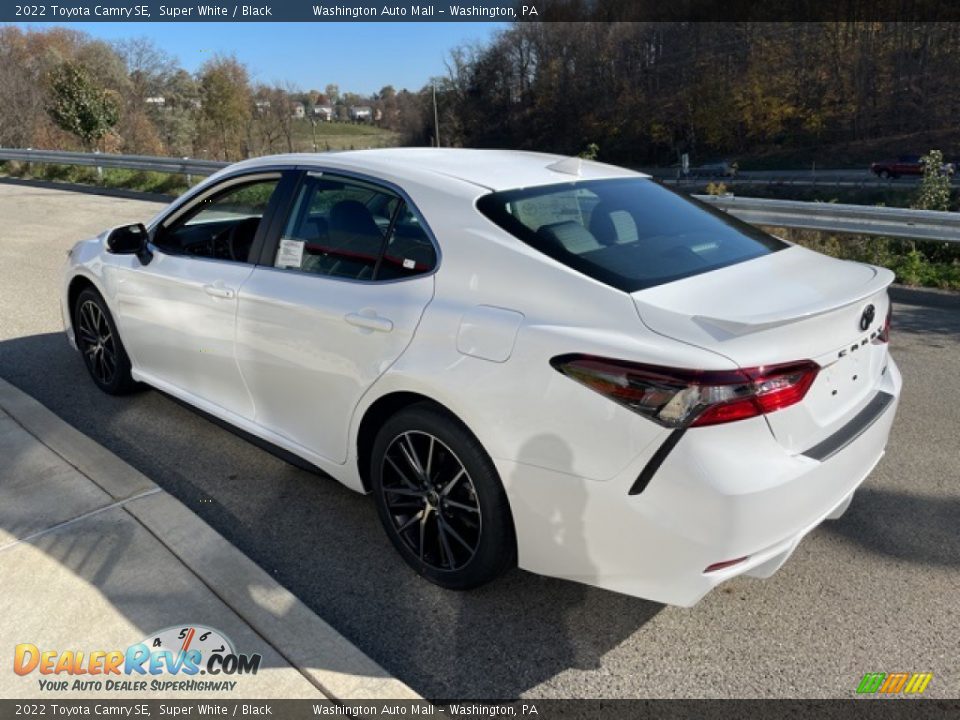 2022 Toyota Camry SE Super White / Black Photo #2