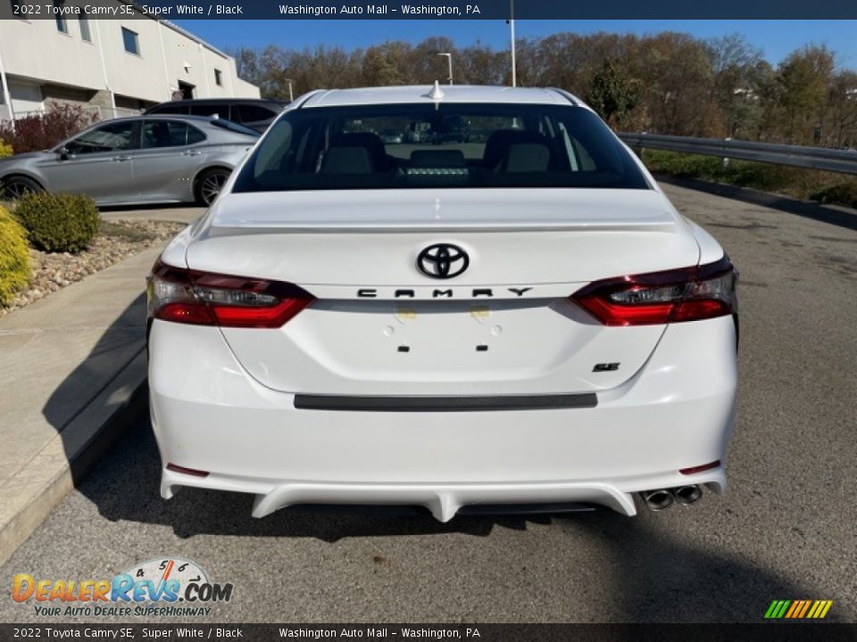 2022 Toyota Camry SE Super White / Black Photo #8