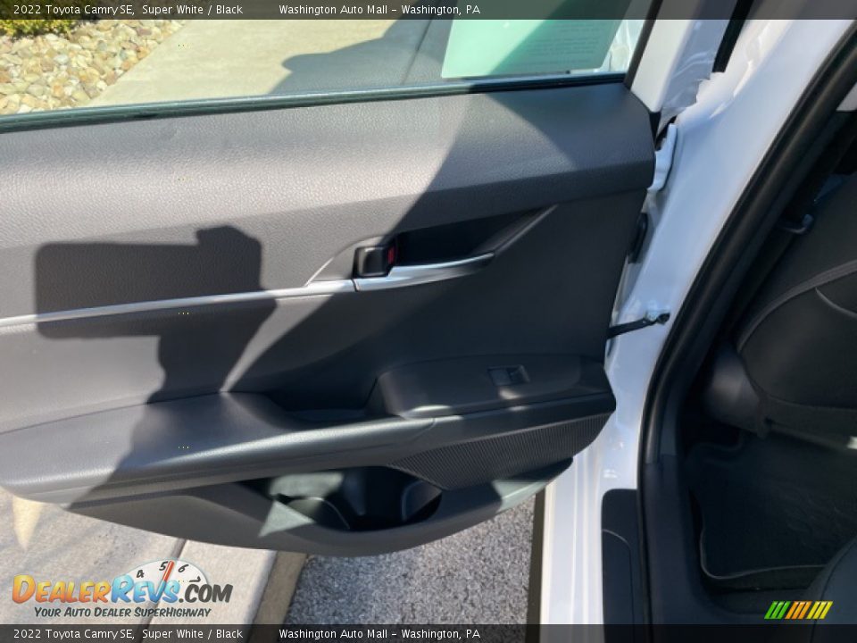 2022 Toyota Camry SE Super White / Black Photo #21