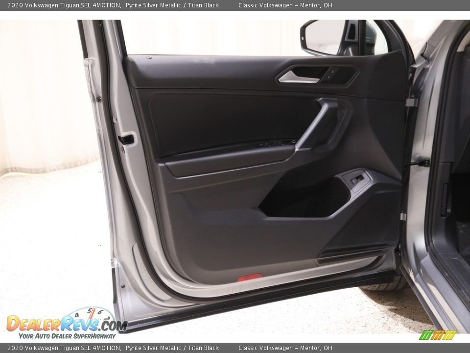 2020 Volkswagen Tiguan SEL 4MOTION Pyrite Silver Metallic / Titan Black Photo #4