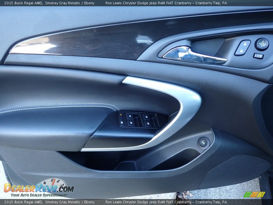 Door Panel of 2015 Buick Regal AWD Photo #15