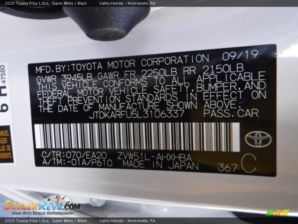 2020 Toyota Prius L Eco Super White / Black Photo #29