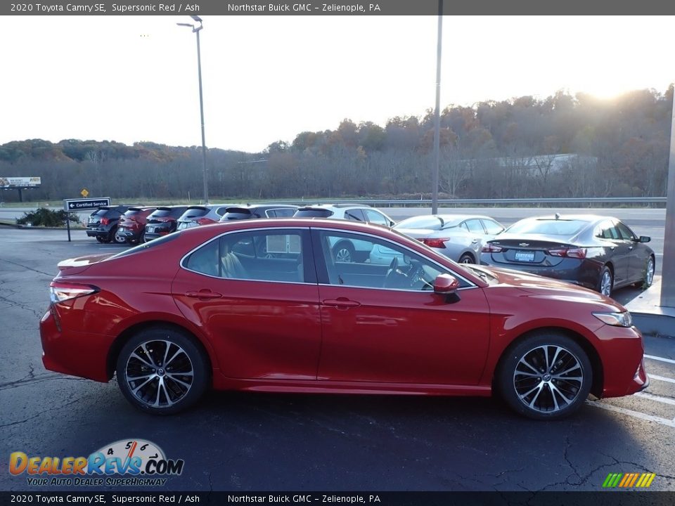 2020 Toyota Camry SE Supersonic Red / Ash Photo #5