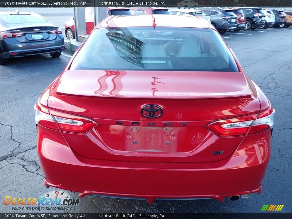 2020 Toyota Camry SE Supersonic Red / Ash Photo #10