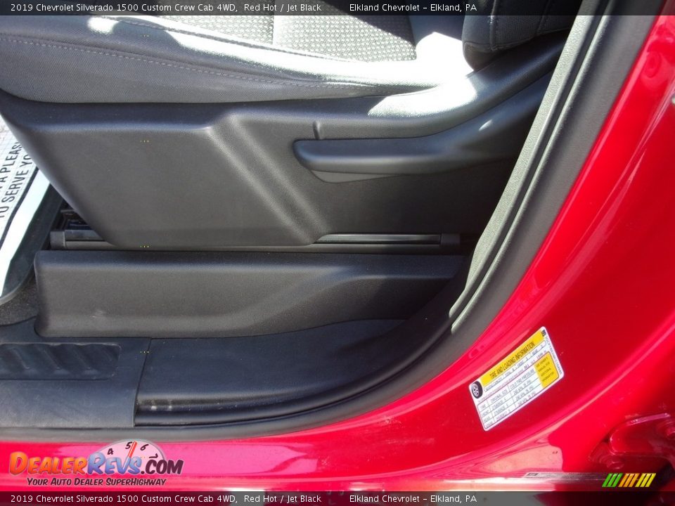 2019 Chevrolet Silverado 1500 Custom Crew Cab 4WD Red Hot / Jet Black Photo #15