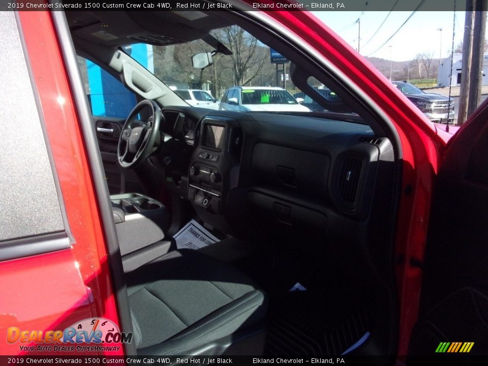 2019 Chevrolet Silverado 1500 Custom Crew Cab 4WD Red Hot / Jet Black Photo #18