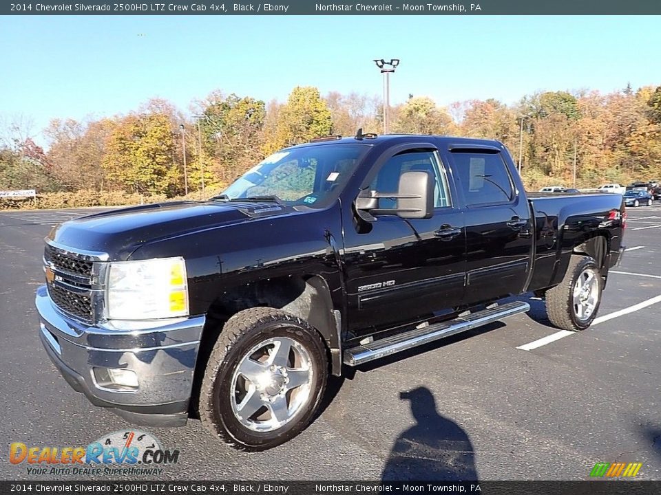 Front 3/4 View of 2014 Chevrolet Silverado 2500HD LTZ Crew Cab 4x4 Photo #1