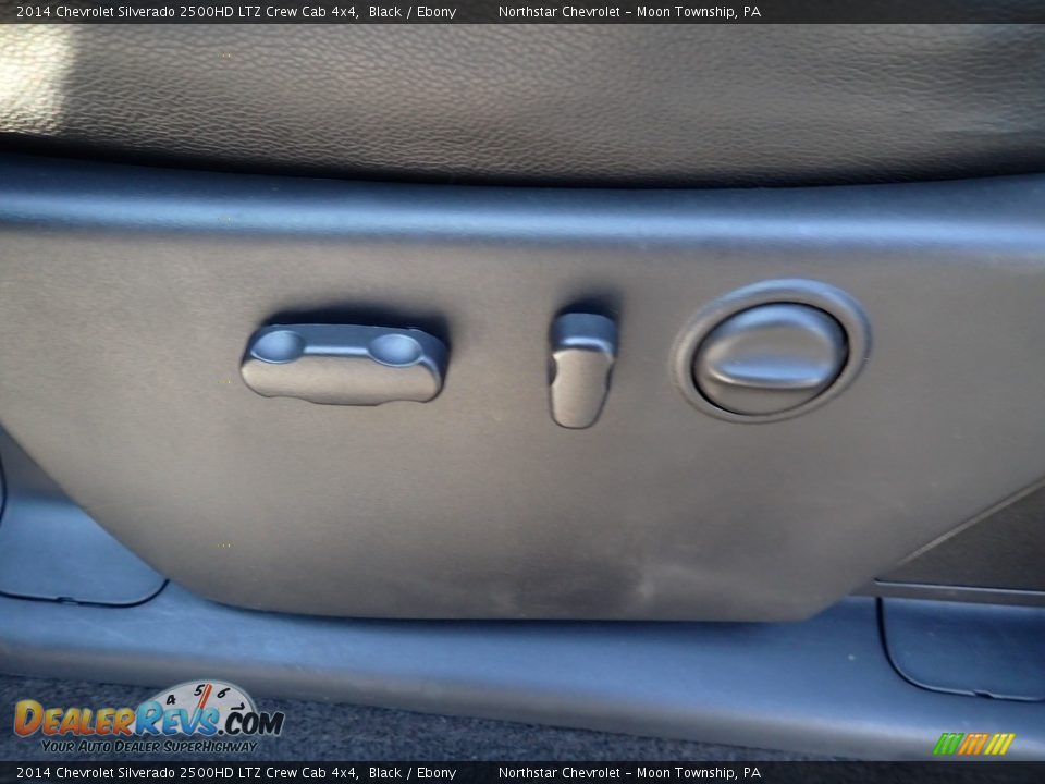 Front Seat of 2014 Chevrolet Silverado 2500HD LTZ Crew Cab 4x4 Photo #12