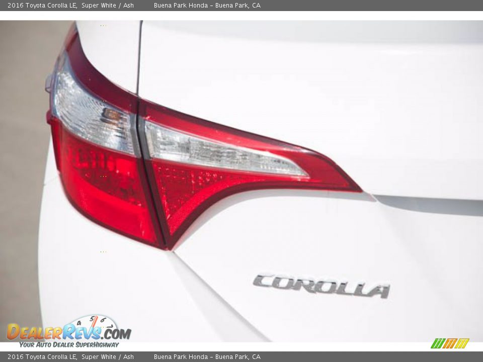 2016 Toyota Corolla LE Super White / Ash Photo #10