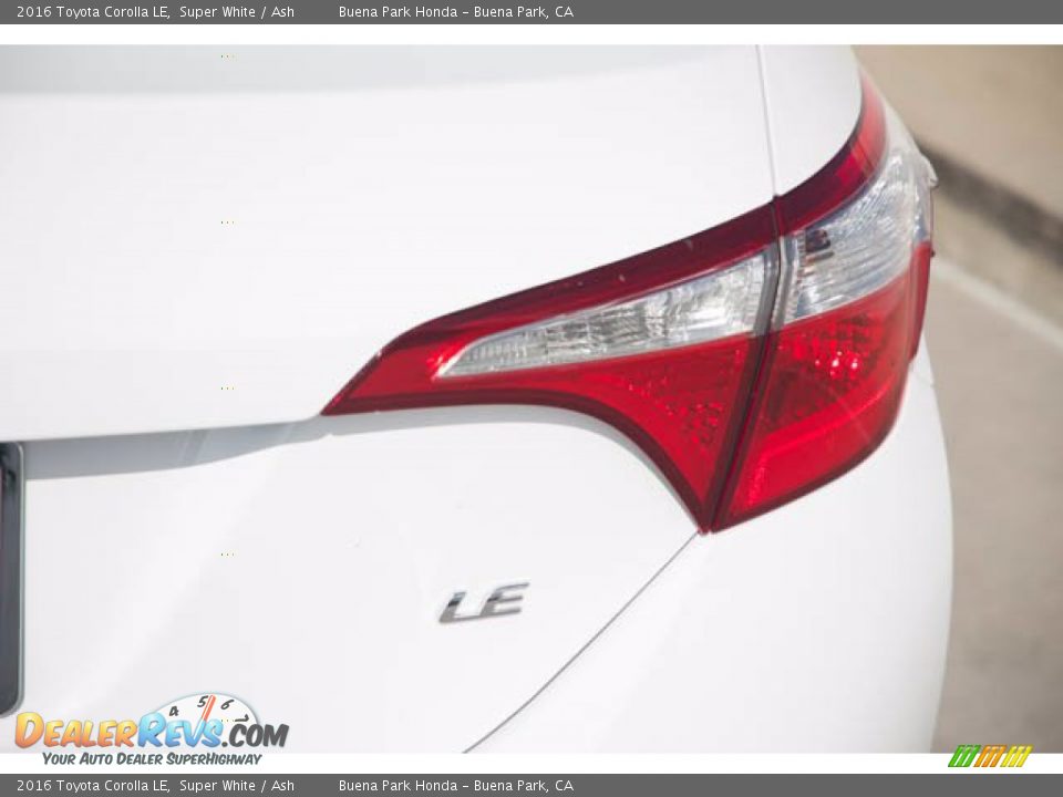 2016 Toyota Corolla LE Super White / Ash Photo #11