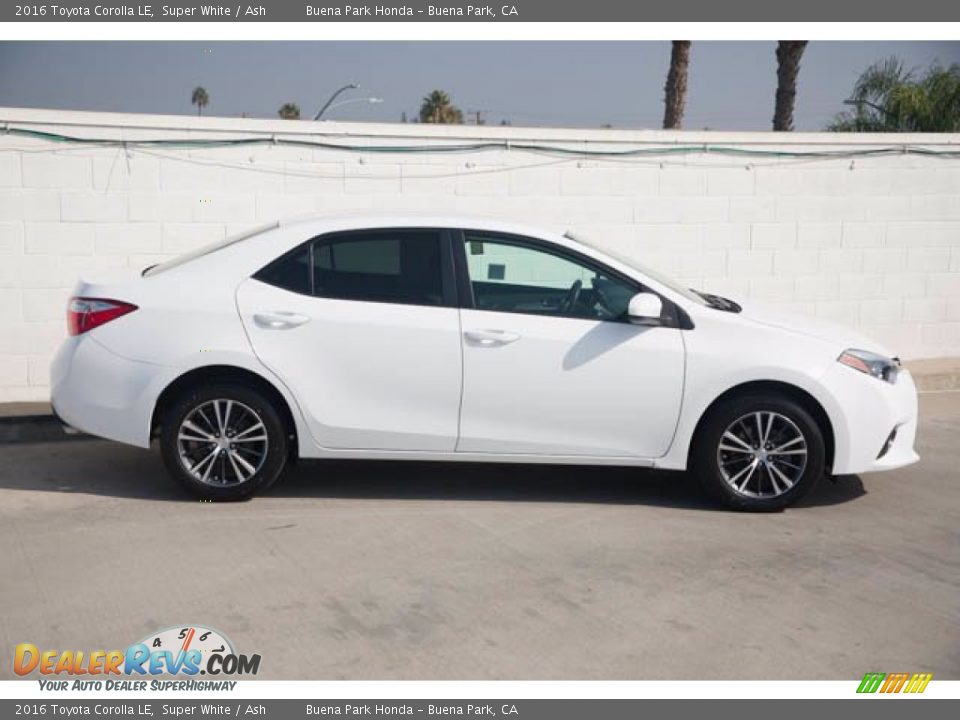 2016 Toyota Corolla LE Super White / Ash Photo #12