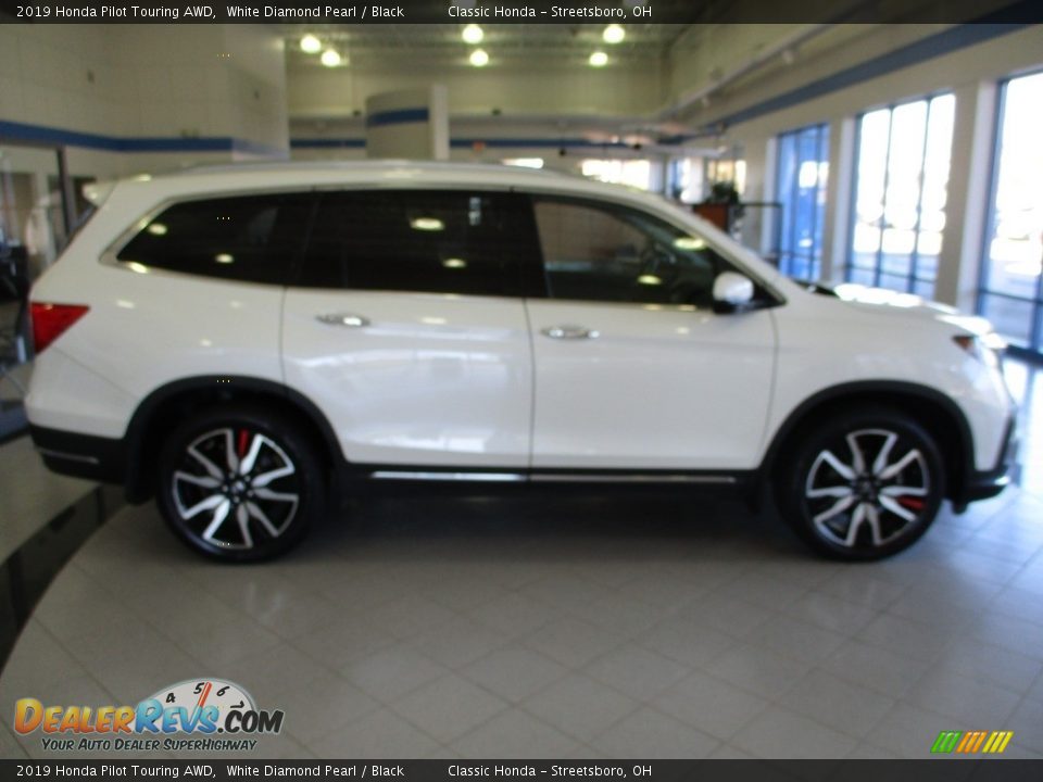 2019 Honda Pilot Touring AWD White Diamond Pearl / Black Photo #4