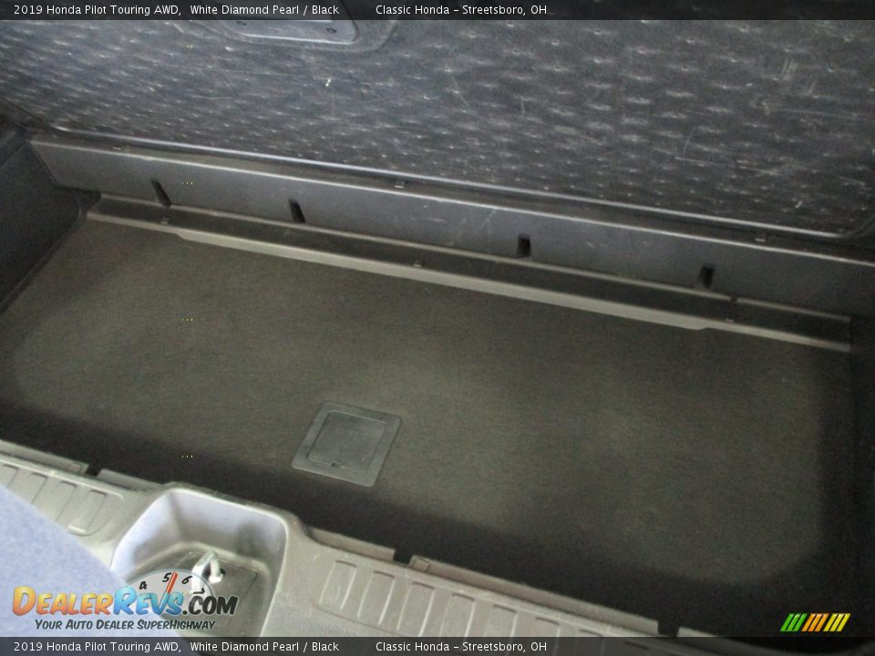2019 Honda Pilot Touring AWD White Diamond Pearl / Black Photo #15